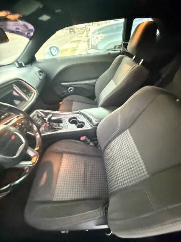 2020 Dodge Challenger SXT