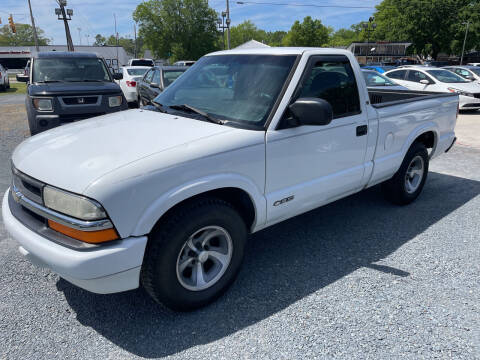 1999 Chevrolet S-10 for sale at LAURINBURG AUTO SALES in Laurinburg NC
