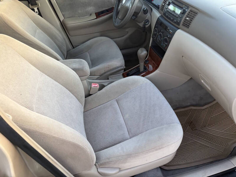 2005 Toyota Corolla LE