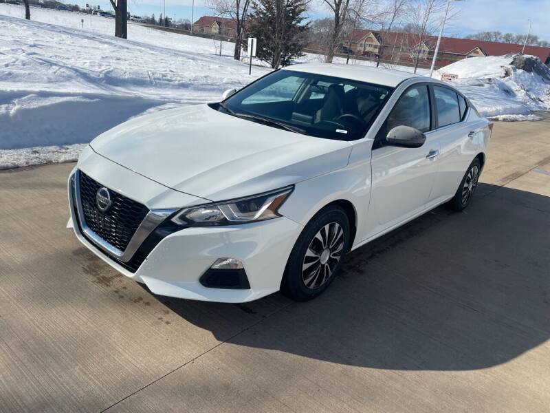 2020 Nissan Altima for sale at United Motors in Saint Cloud MN