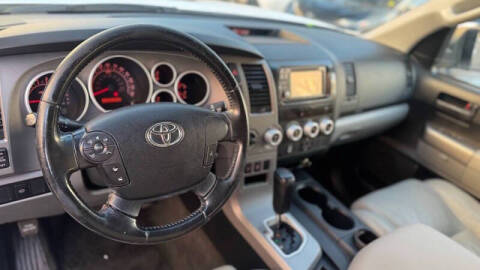 2013 Toyota Sequoia SR5