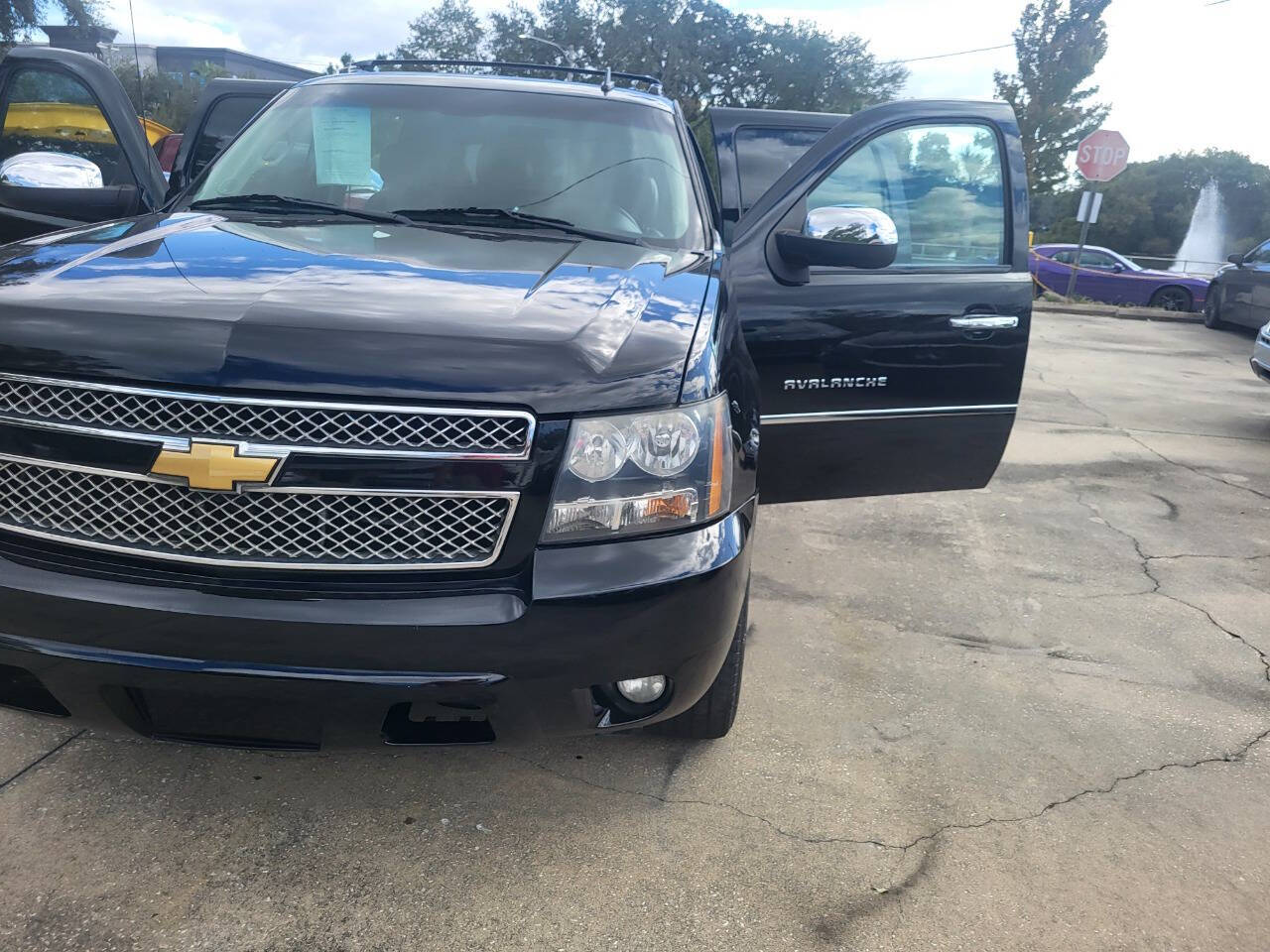 2012 Chevrolet Avalanche for sale at FAMILY AUTO BROKERS in Longwood, FL