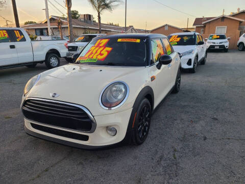 2017 MINI Hardtop 4 Door Cooper