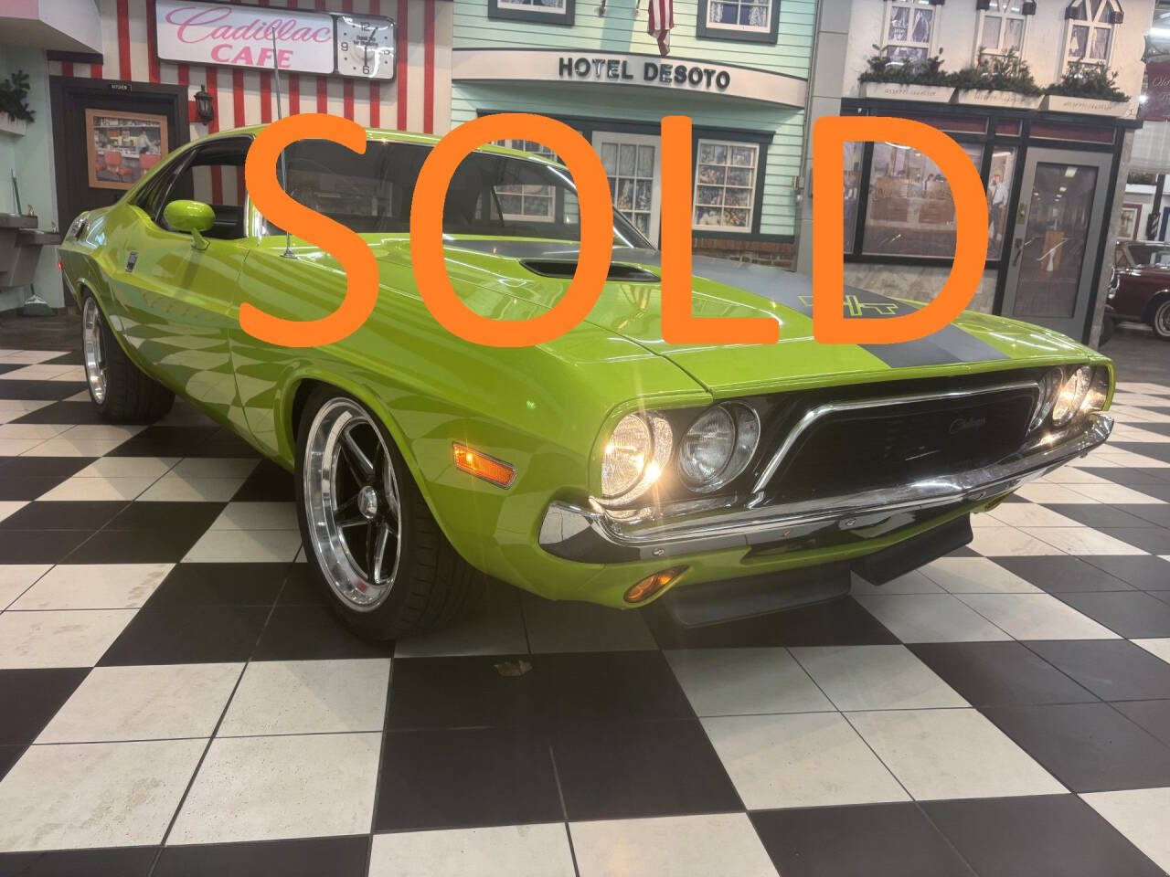 1972 Dodge Challenger 2