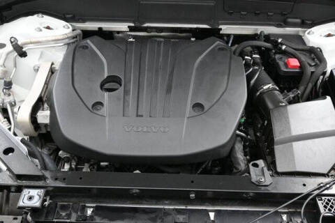 2024 Volvo XC60 B5 Core Dark Theme