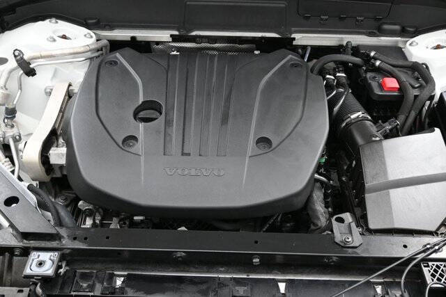 2024 Volvo XC60 B5 Core Dark Theme