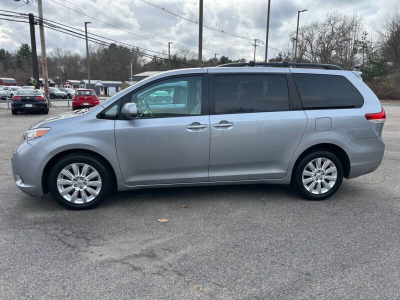 2011 Toyota Sienna LE 7-Passenger