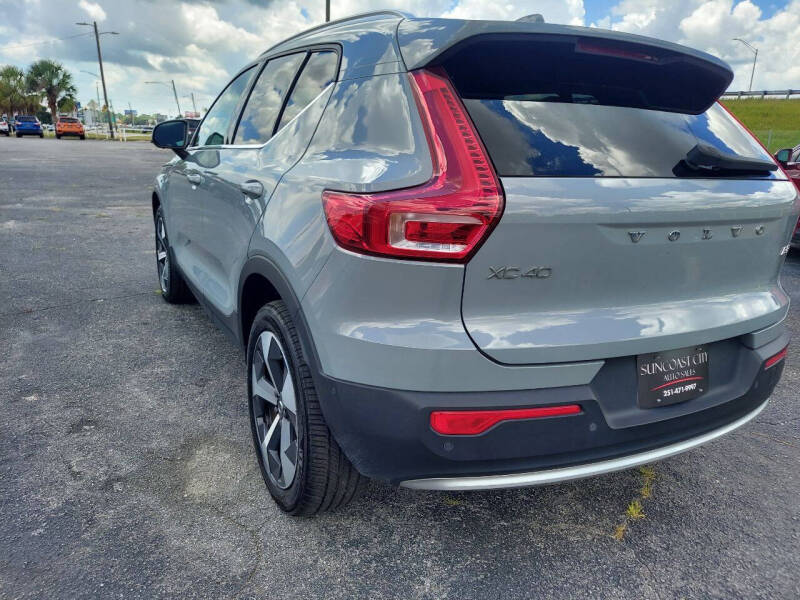 2024 Volvo XC40 B5 Plus Bright Theme
