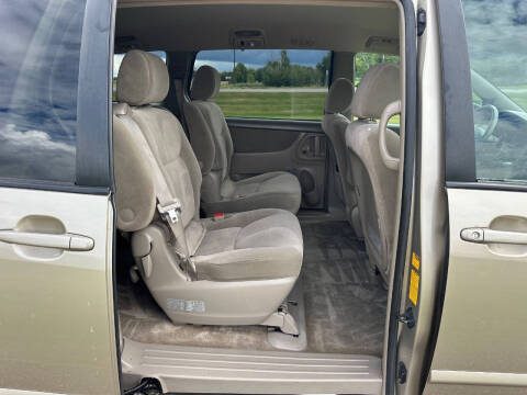 2008 Toyota Sienna LE 7-Passenger