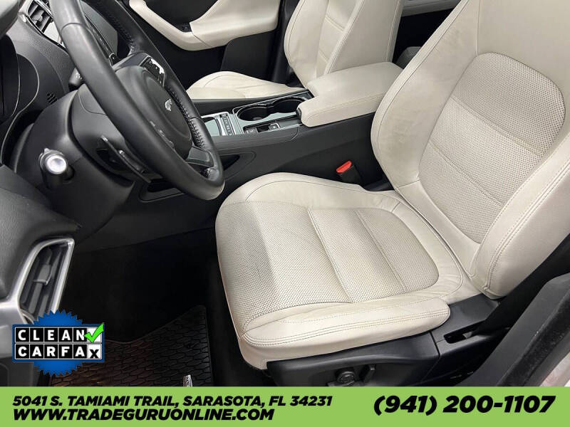 2017 Jaguar F-PACE 35t Prestige