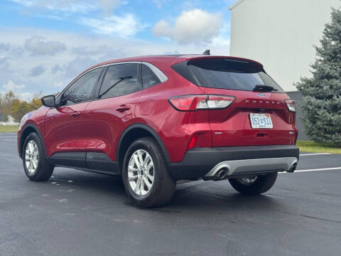 2020 Ford Escape SE