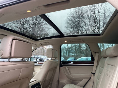 2013 Volkswagen Touareg VR6 Sport