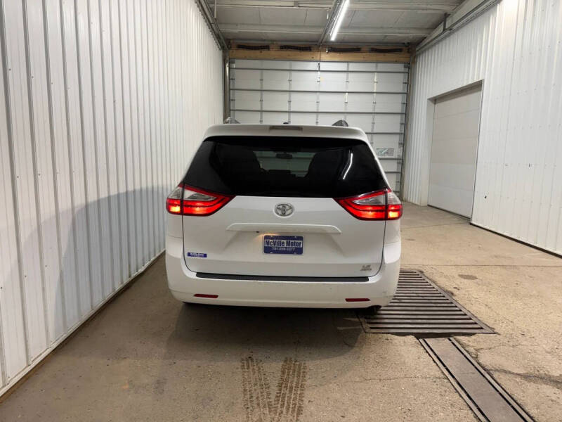 2017 Toyota Sienna LE 7-Passenger