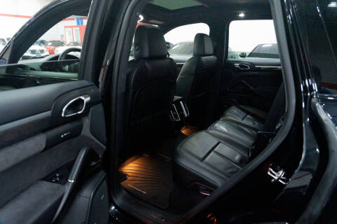 2014 Porsche Cayenne GTS