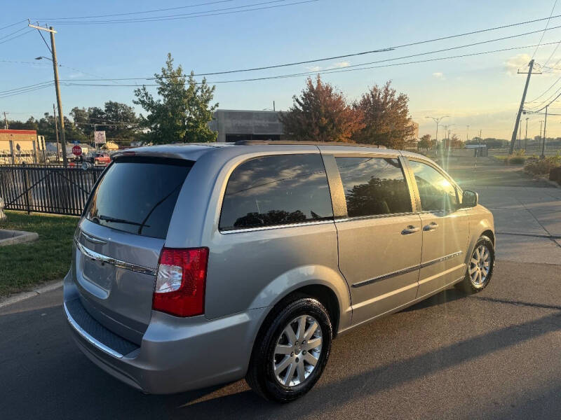 2014 Chrysler Town and Country Touring