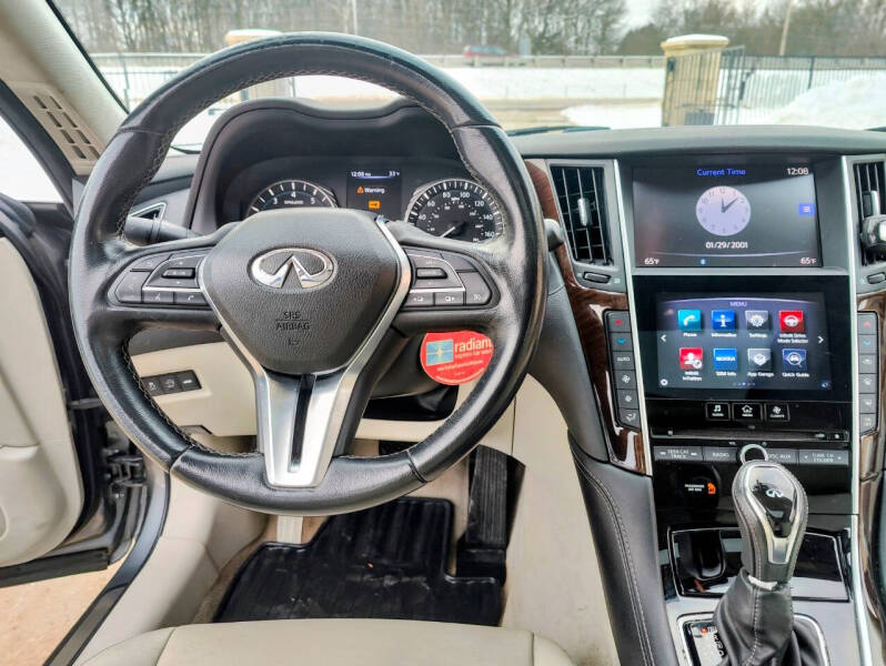 2018 Infiniti Q50 2.0T Luxe