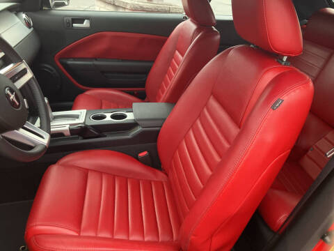 2005 Ford Mustang GT Premium