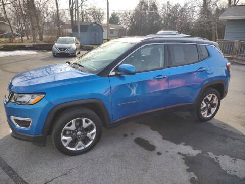 2019 Jeep Compass for sale at Dave's Car Corner in Hartford City IN