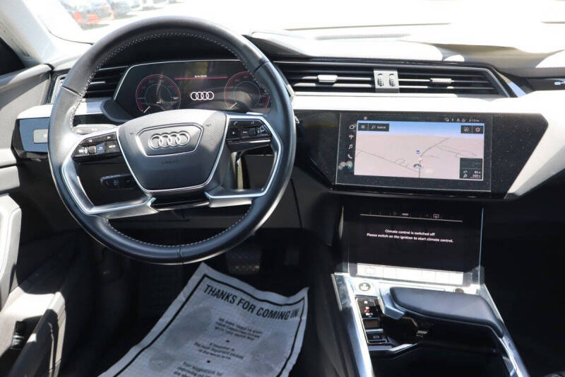 2021 Audi e-tron quattro Premium