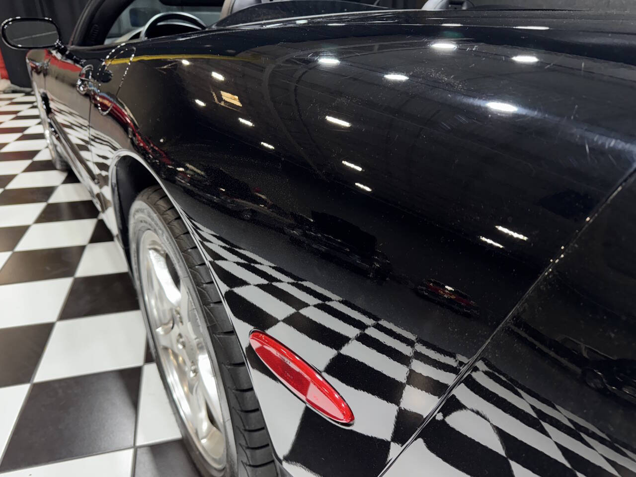 2004 Chevrolet Corvette 35