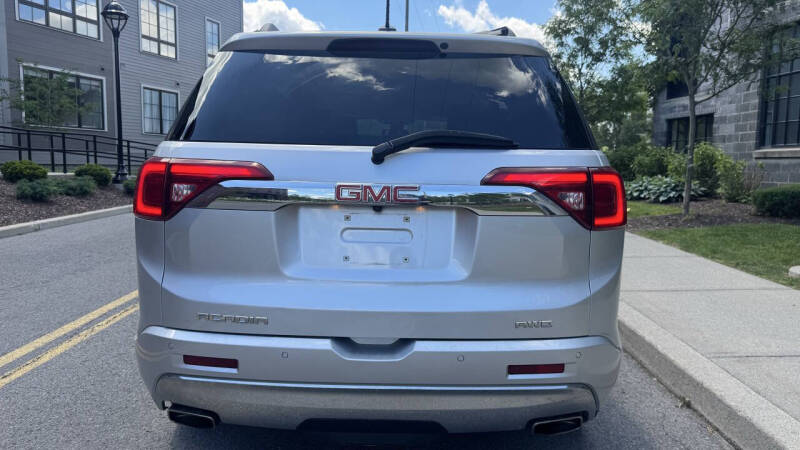 2019 GMC Acadia Denali