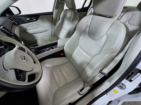 2021 Volvo S60 T5 Momentum