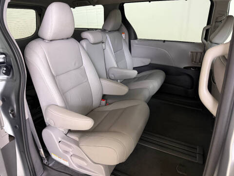 2020 Toyota Sienna XLE Premium 8-Passenger