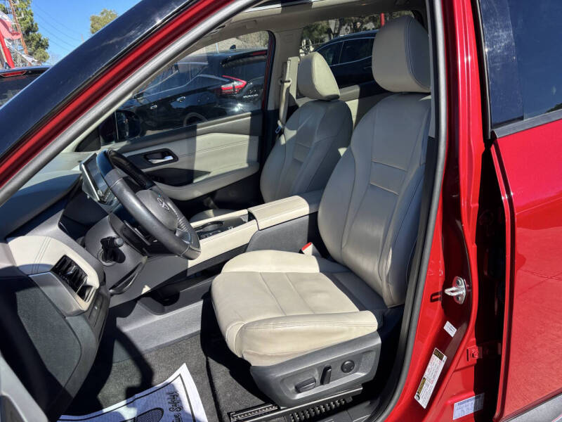 2023 Nissan Rogue SL