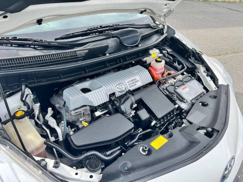 2012 Toyota Prius v Five
