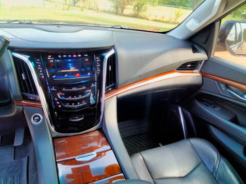 2018 Cadillac Escalade ESV Luxury