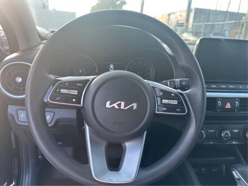 2023 Kia Forte LXS photo 13