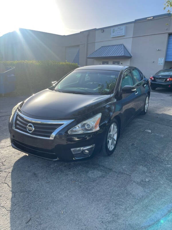 2014 Nissan Altima for sale at MIAMI AUTOWISE, LLC. in Miami FL