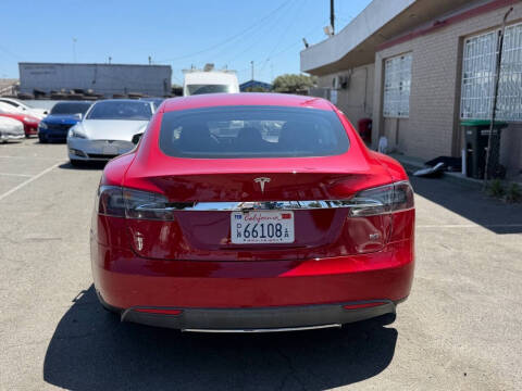 2015 Tesla Model S 85