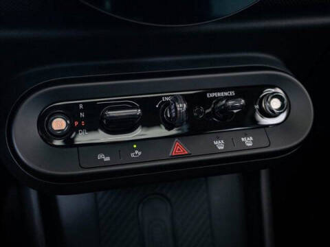 2025 MINI Hardtop 2 Door Cooper Signature Trim