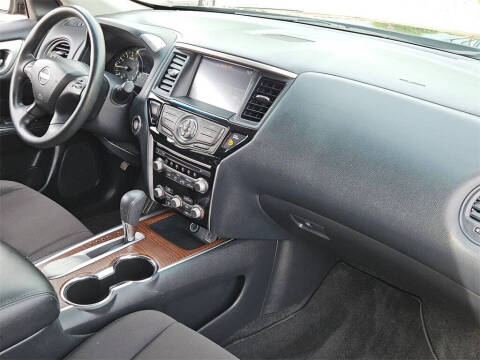 2020 Nissan Pathfinder S