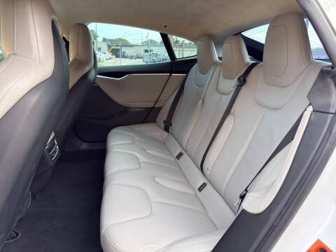 2015 Tesla Model S