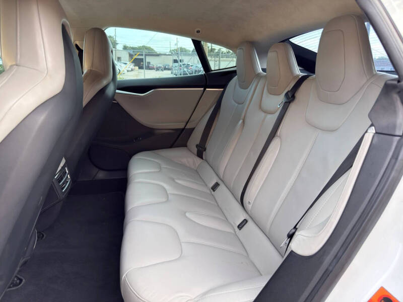2015 Tesla Model S