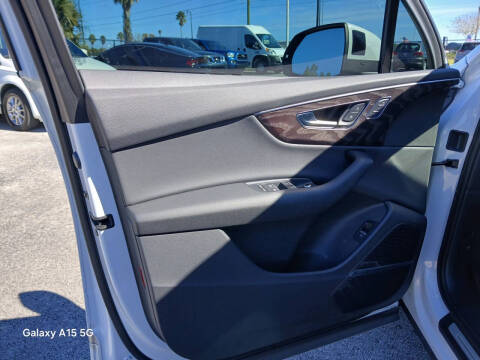 2021 Audi Q7 quattro Premium Plus 55 TFSI