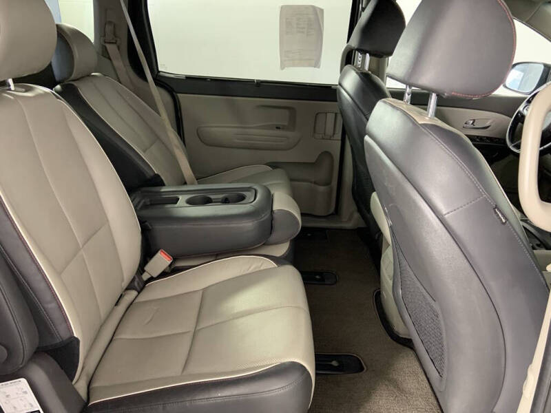 2017 Kia Sedona LX