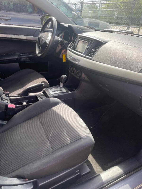 2015 Mitsubishi Lancer SE