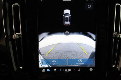 2024 Volvo XC40 B5 Plus Dark Theme