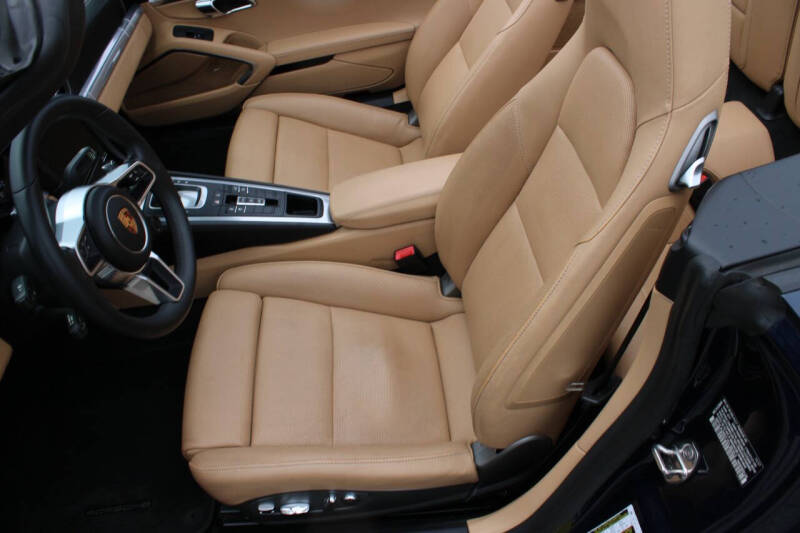 2018 Porsche 911 Carrera