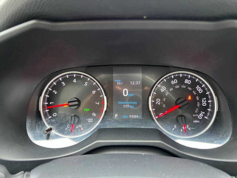 2020 Toyota RAV4 XLE