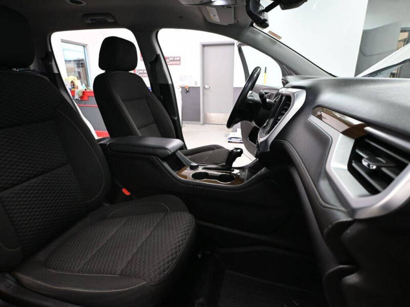 2017 GMC Acadia SLE-2