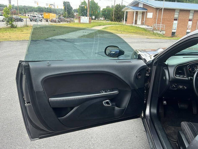 2015 Dodge Challenger SXT