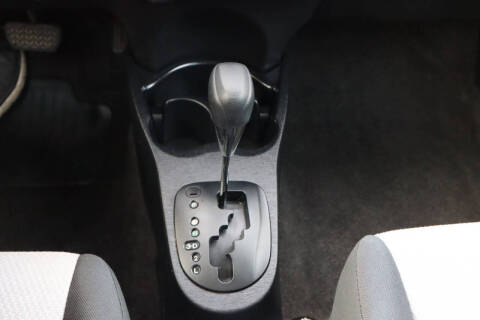 2014 Toyota Yaris 5-Door LE