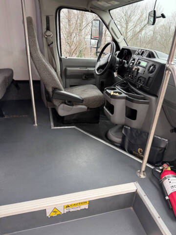 2020 Ford Shuttle Bus