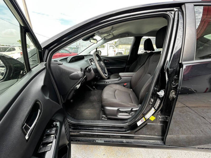 2020 Toyota Prius L Eco