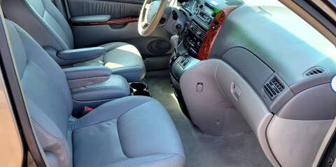 2004 Toyota Sienna XLE Limited 7 Passenger