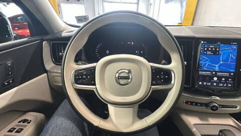 2024 Volvo XC60 B5 Plus Dark Theme